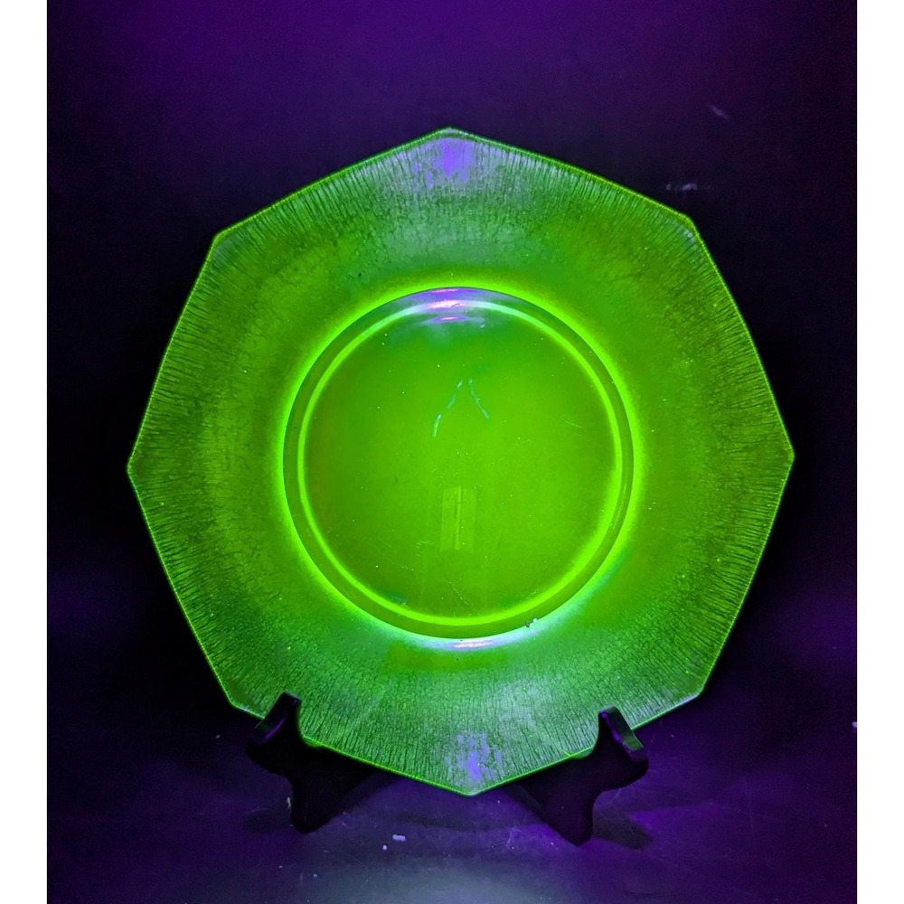 Set/4 Vintage Green Uranium Stretch Glass Octagonal Salad Luncheon Plate 8.5"